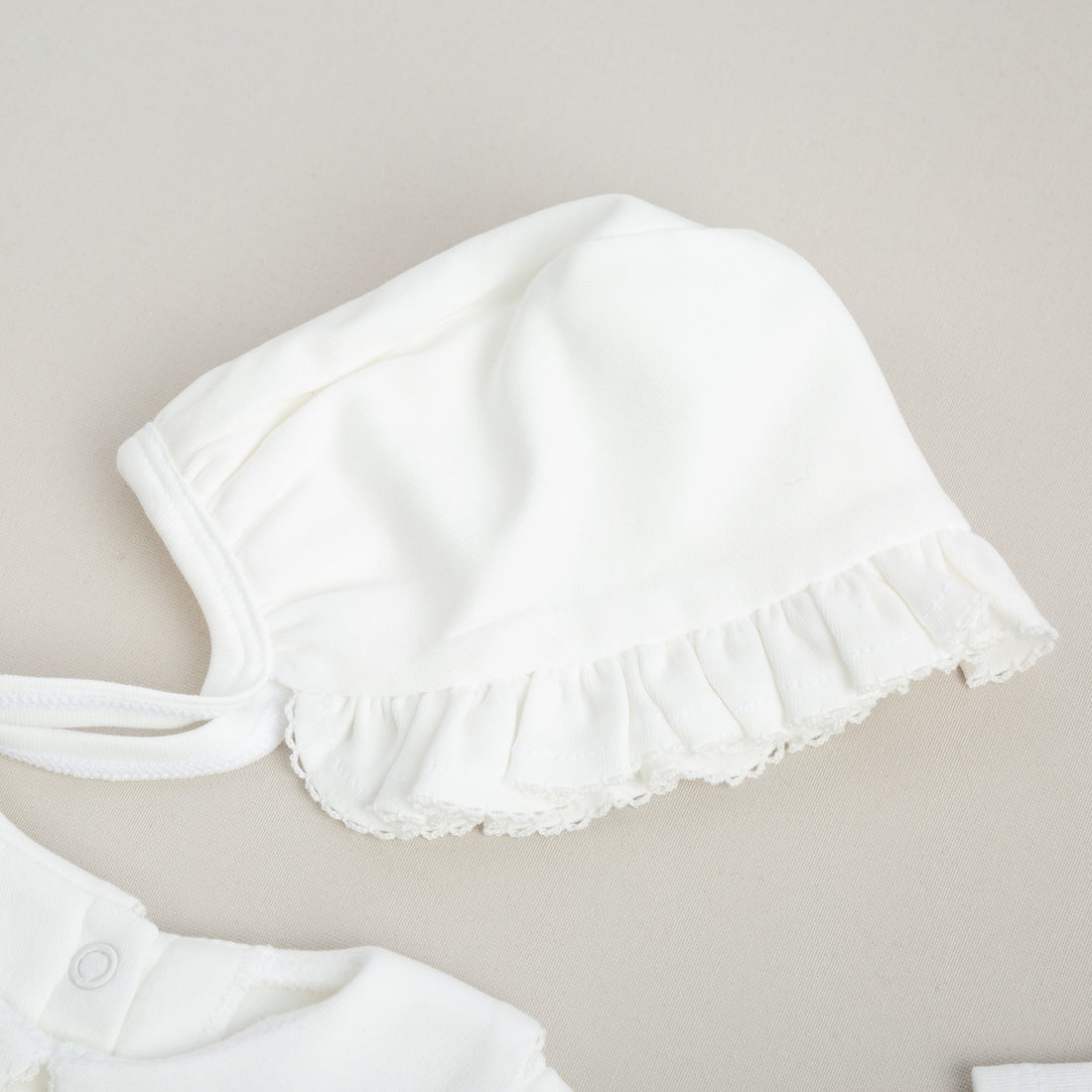 Royal Beyaz Tığ İşi Süslemeli Atlıkarınca Nakışlı (Lila-Gri) 7'li Organik Hastane Çıkışı